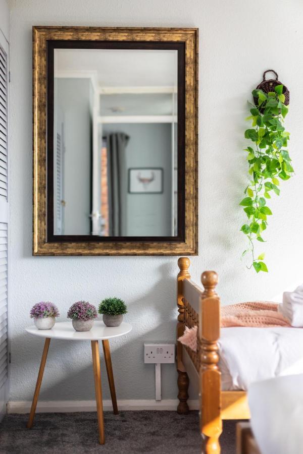 Perfect For Contractors - Canterbury - Free Parking - Ultra Wifi Extérieur photo